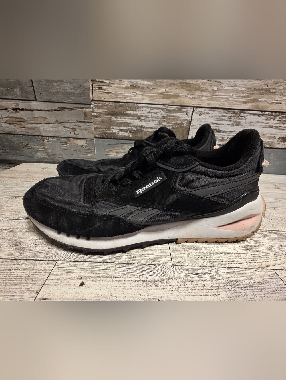 Reebok Women's Black and Pink Accent Athletic Sneakers